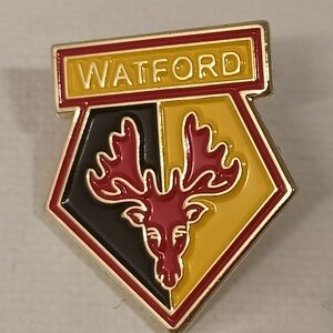 OFFICIAL WATFORD FOOTBALL CLUB PIN BADGE ENGLISH LEAGUE